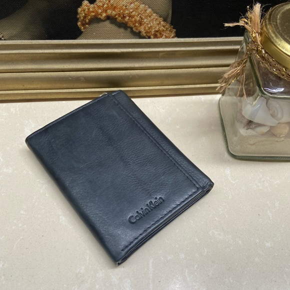 Calvin Klein Other - Calvin Klein Leather Wallet. UNISEX